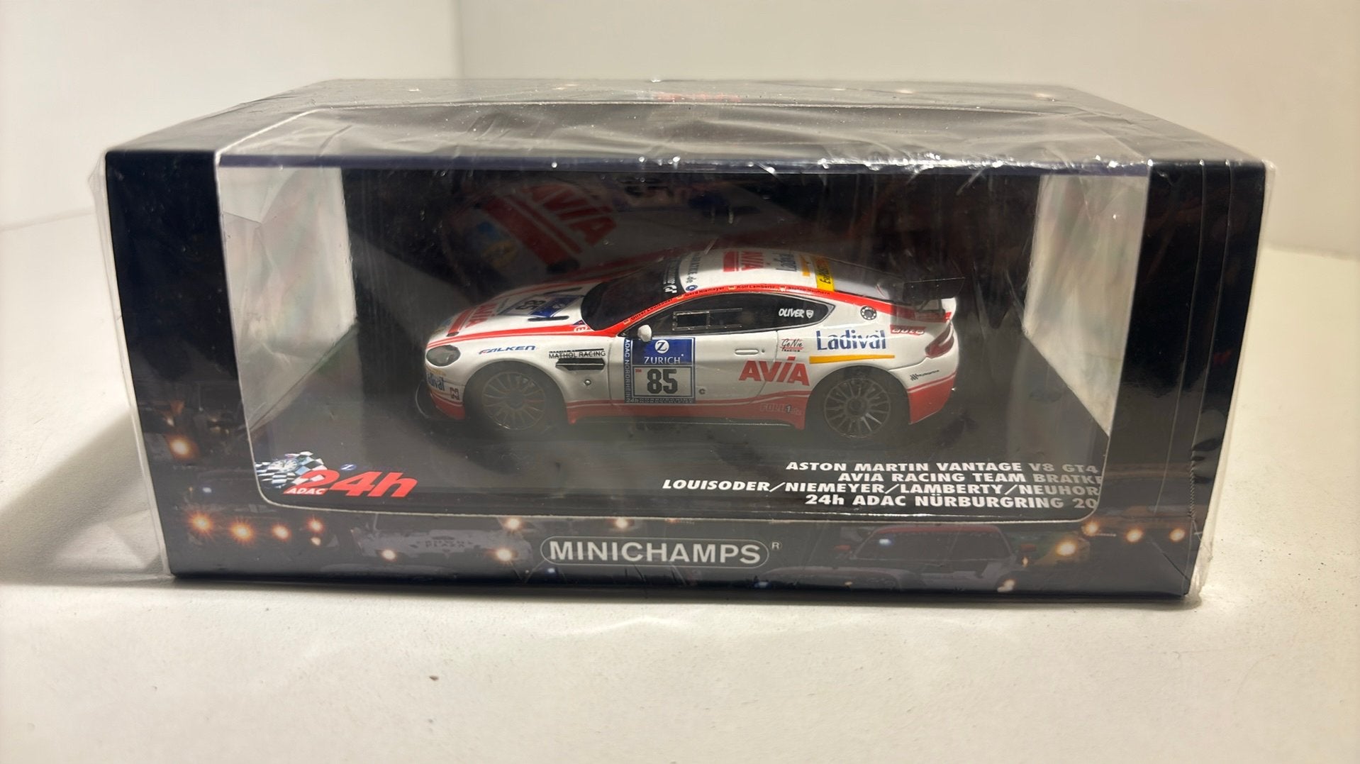Aston martin vantage v8 gt4 24h Nurburgring minichamps 1.43, Auto, Ophalen of Verzenden, MiniChamps, A