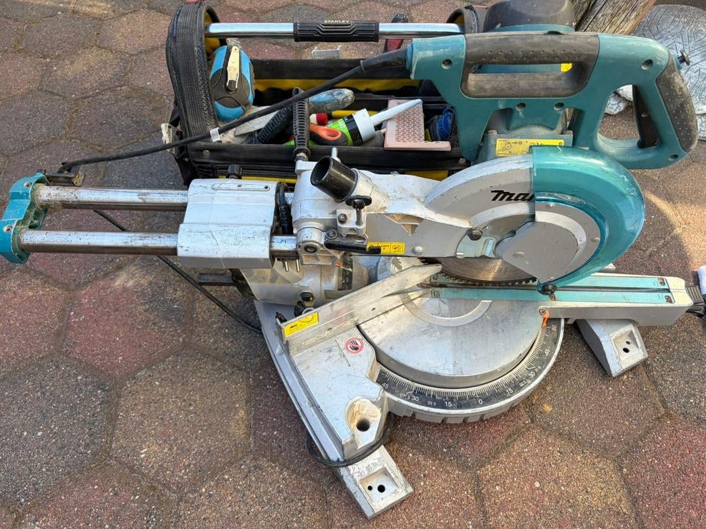 Makita verstekzaag, Ophalen of Verzenden, 1200 watt of meer, Afkortzaag, 30 tot 70 mm