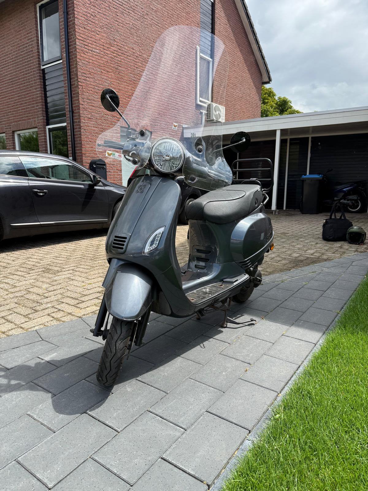 AGM VX 50 Scooter Grijs - geel kenteken, Ophalen, Zo goed als nieuw, Benzine, Overige merken