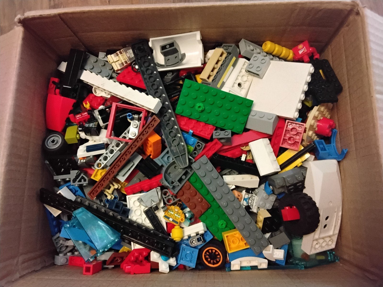 doosje met veel lego 2600 gram deel 1

geen sets, boekjes. w, Ophalen of Verzenden, Gebruikt