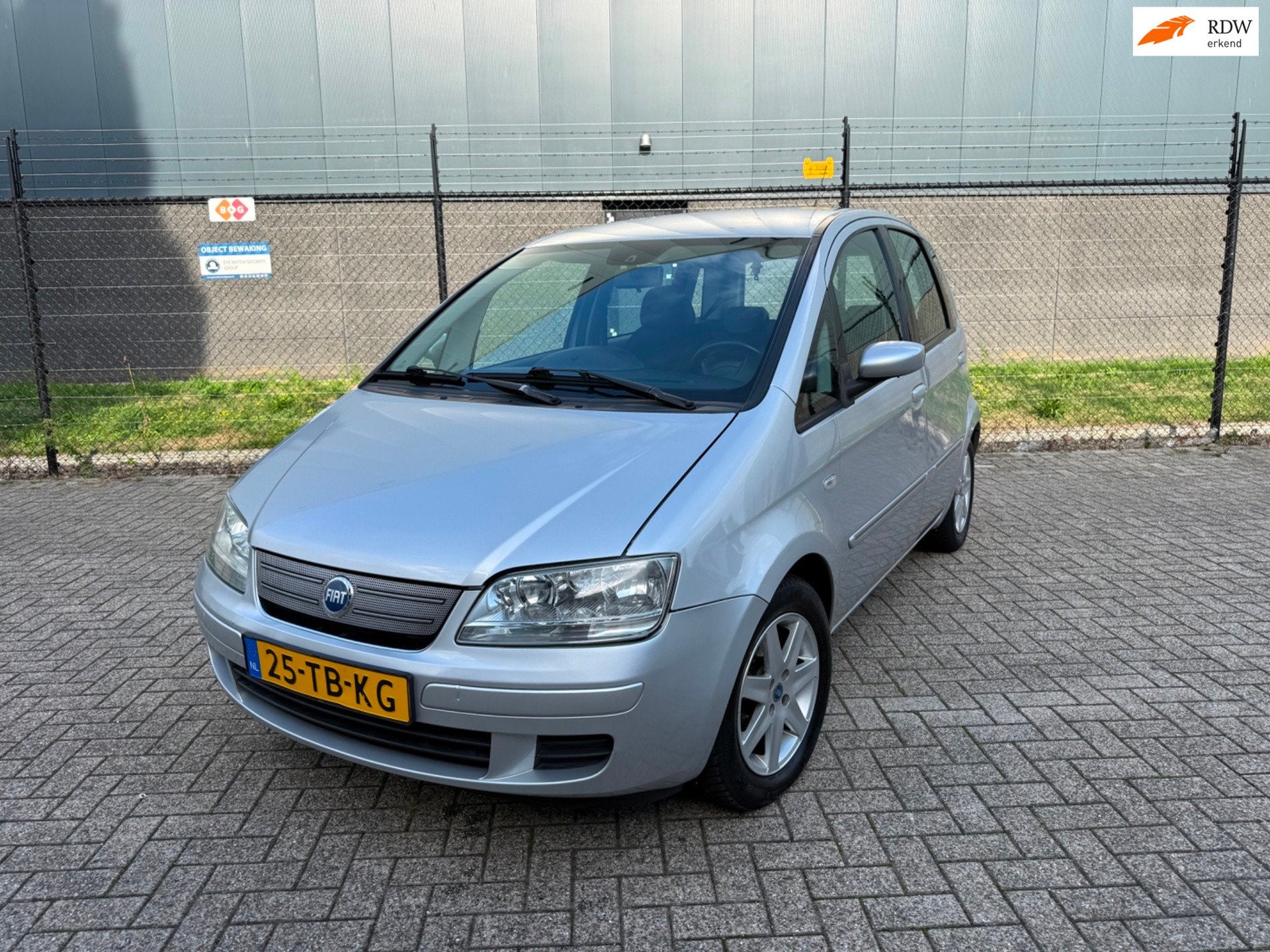 Fiat Idea 1.4-16V Emotion *AIRCO/ECC-APPLE CARPLAY-TREKHAAK*, Auto's, Voorwielaandrijving, 15 km/l, Gebruikt, 400 kg
