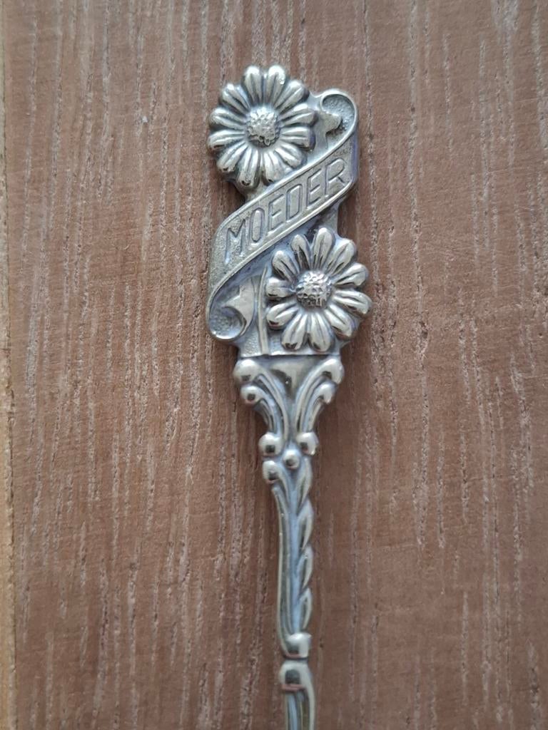 Oud verzilverd lepeltje - Bloemen + Moeder, Ophalen of Verzenden