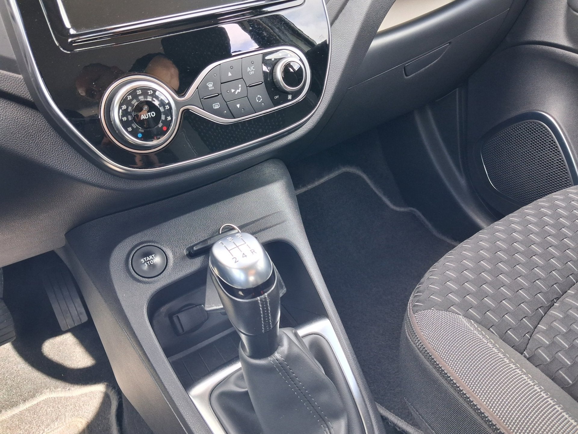 Foto 17 van Renault Captur 0.9 TCe Intens LED clima Navi pdc lage km ALL