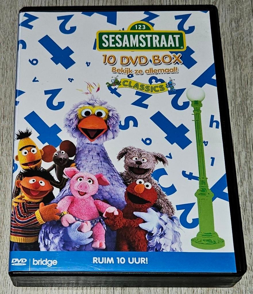 Sesamstraat 10 DVD Box Classics - Ruim 10 uur kijkplezier!, Alle leeftijden, Boxset, Ophalen of Verzenden, Zo goed als nieuw