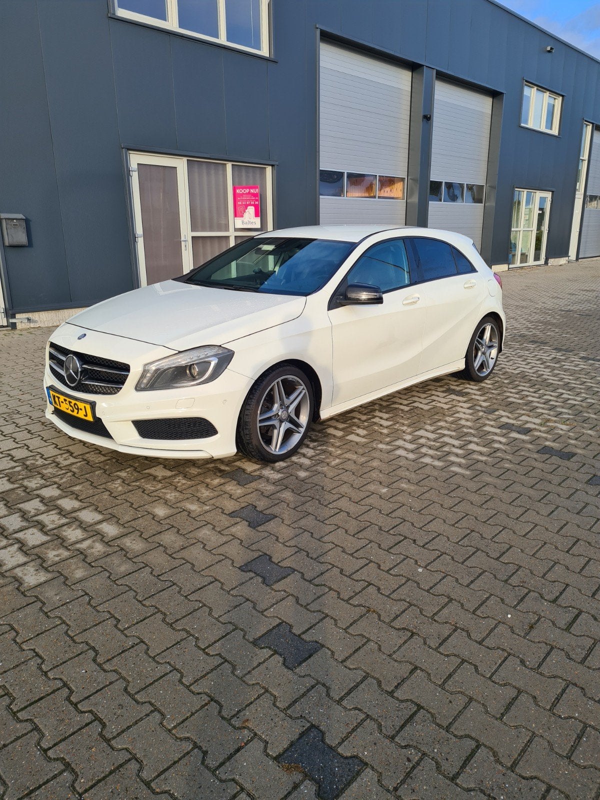 Mercedes-Benz A-Klasse A180 1.6 Blue Efficiency 2013 Wit, Auto's, Voorwielaandrijving, 4 cilinders, 1200 kg, Handgeschakeld