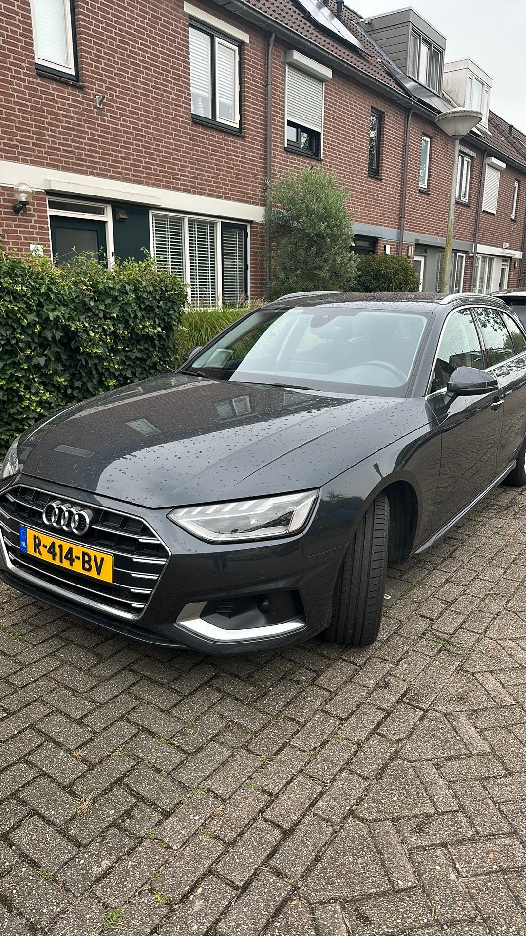 Audi A4 Avant 40 Tfsi 204pk S Tronic 2022 Grijs, Auto's, Audi, Stof, Zwart, 4 cilinders, 1984 cc