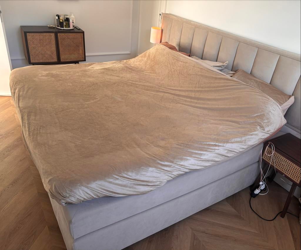 Luxe boxspring 200x200 met topper en breed hoofdbord, Huis en Inrichting, Slaapkamer | Boxsprings, Luxe, Tweepersoons, Ophalen of Verzenden