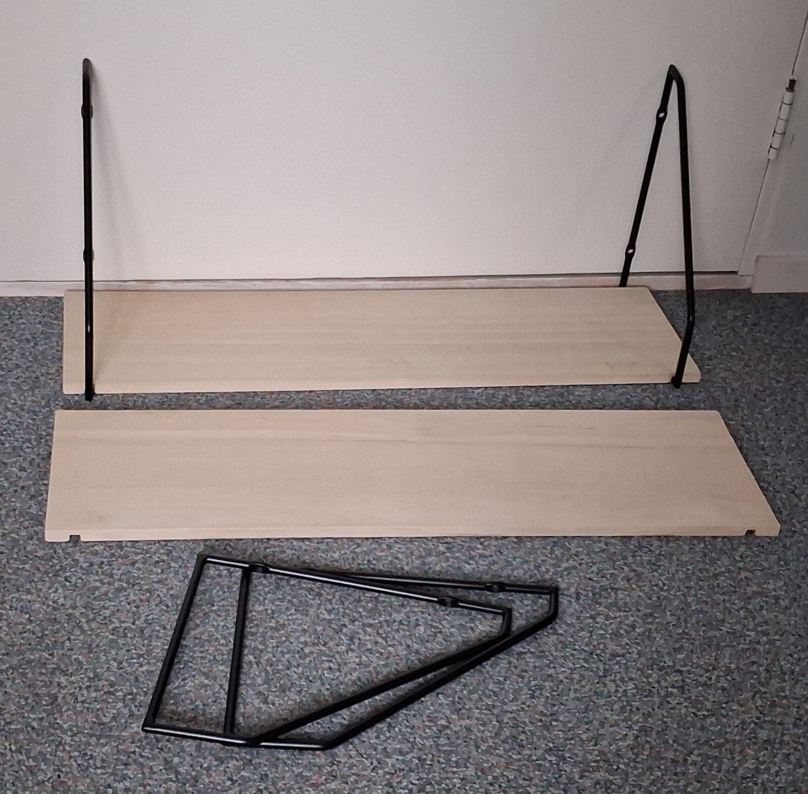 2 Wandplanken 65x20 cm., Ophalen