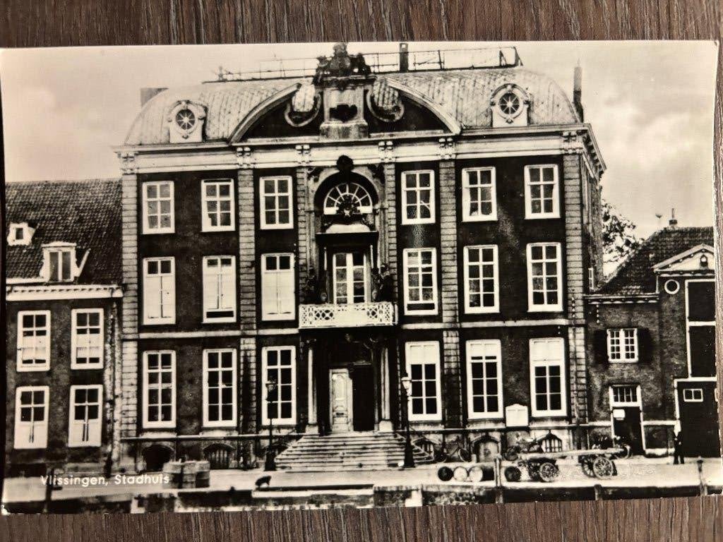 Ansichtkaart Vlissingen - Stadhuis, Ophalen of Verzenden, 1940 tot 1960, Ongelopen, Zeeland