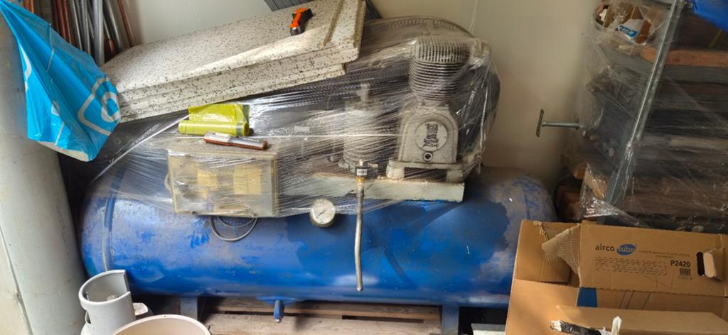Alup compressor EKZ-500 2 cilinder, Doe-het-zelf en Verbouw, Compressors, 100 liter of meer, Ophalen, 400 tot 800 liter/min