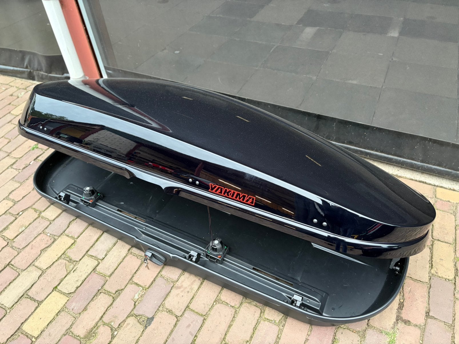 Yakima Tourcase 400L Dakkoffer Glossy Zwart nette staat!, Auto diversen, Ophalen of Verzenden, Zo goed als nieuw
