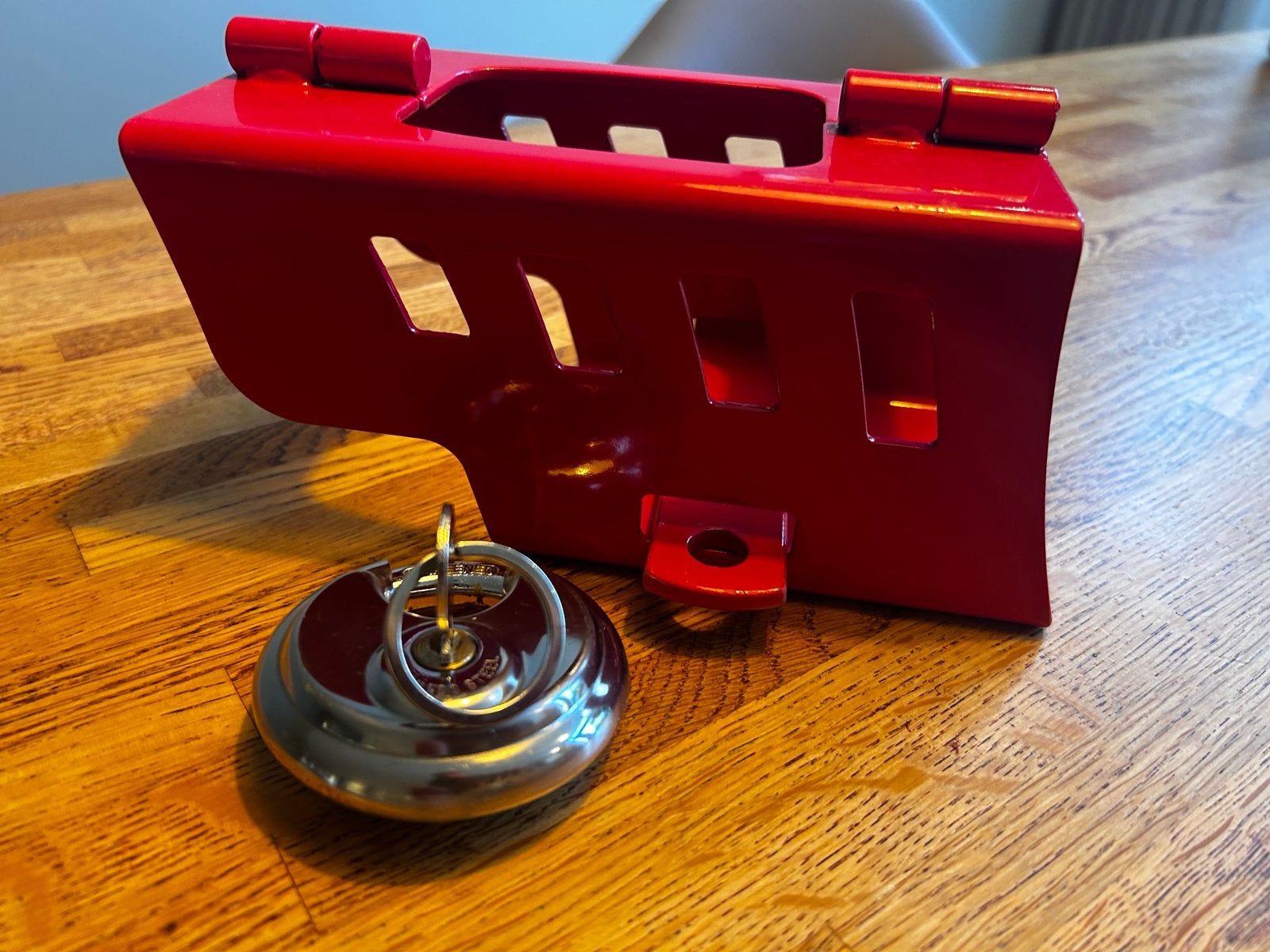 Rood disselslot met hangslot voor aanhanger/caravan, Ophalen of Verzenden, Gebruikt