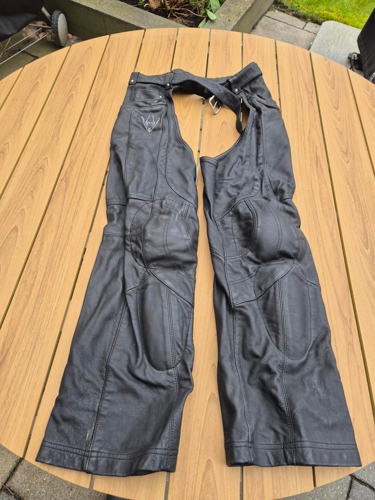 Leren motorchaps maat 52 - Snel over broek aan te trekken, Motoren, Kleding | Motorkleding, Ophalen, Broek | leer, Heren, Authentic Bikewear