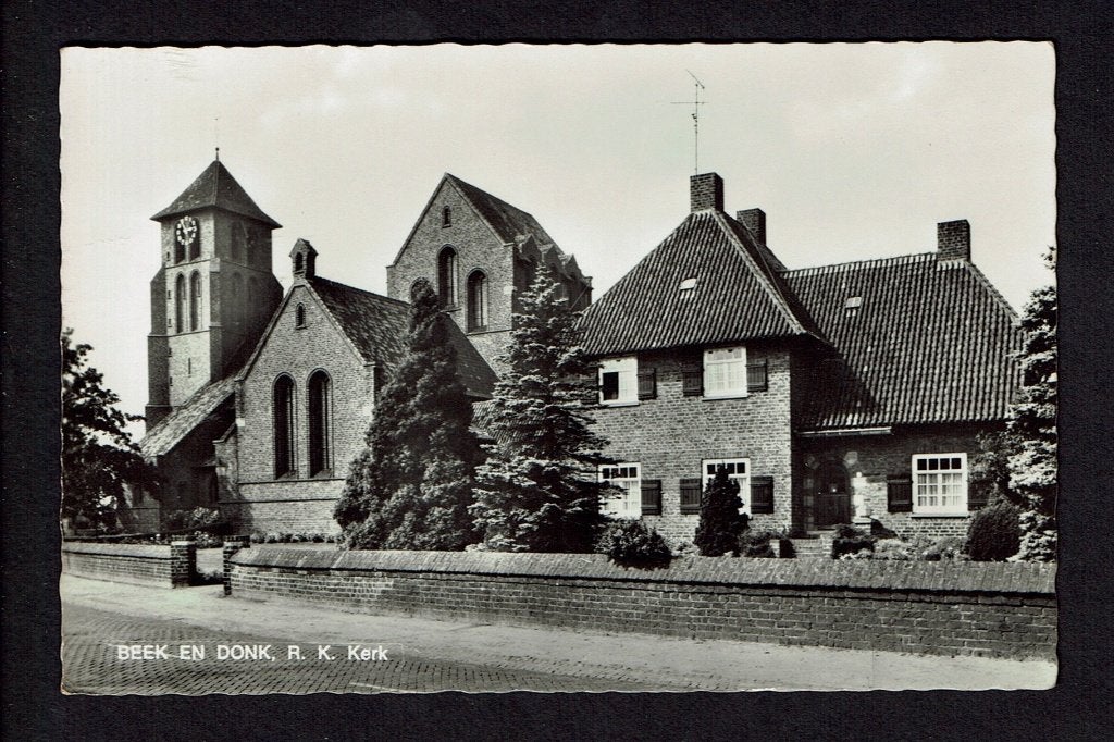 Beek en Donk - 1969  - R.K. Kerk  - Echte foto, Ophalen of Verzenden, 1960 tot 1980, Ongelopen, Noord-Brabant