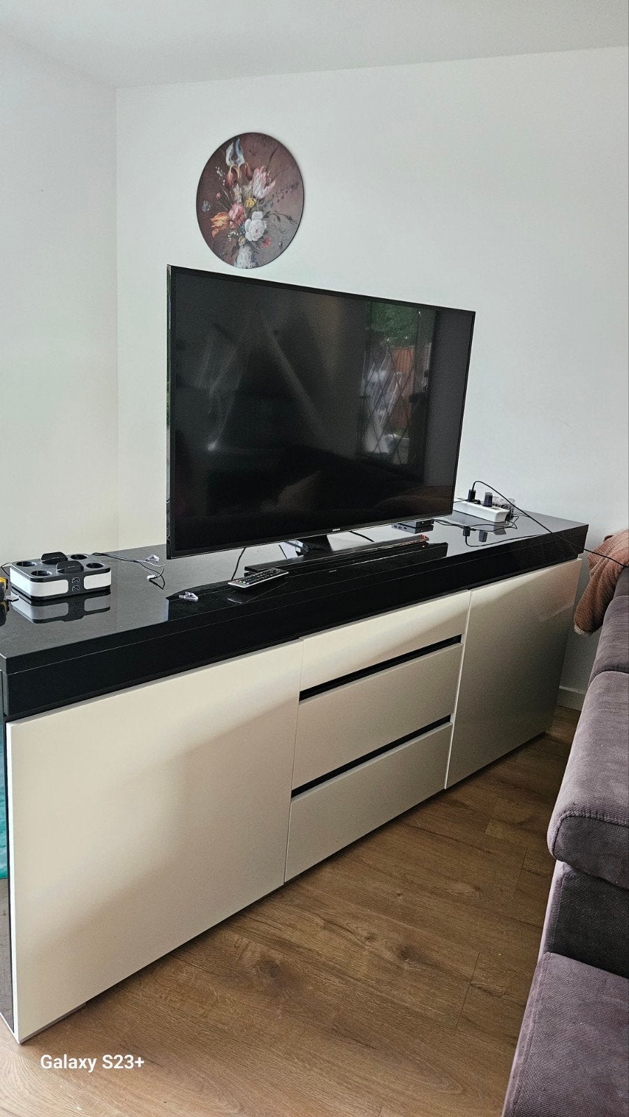 Modern TV-meubel/dressoir met hoogglans afwerking, Ophalen, Overige materialen, Modern, Hoogglans, Gebruikt
