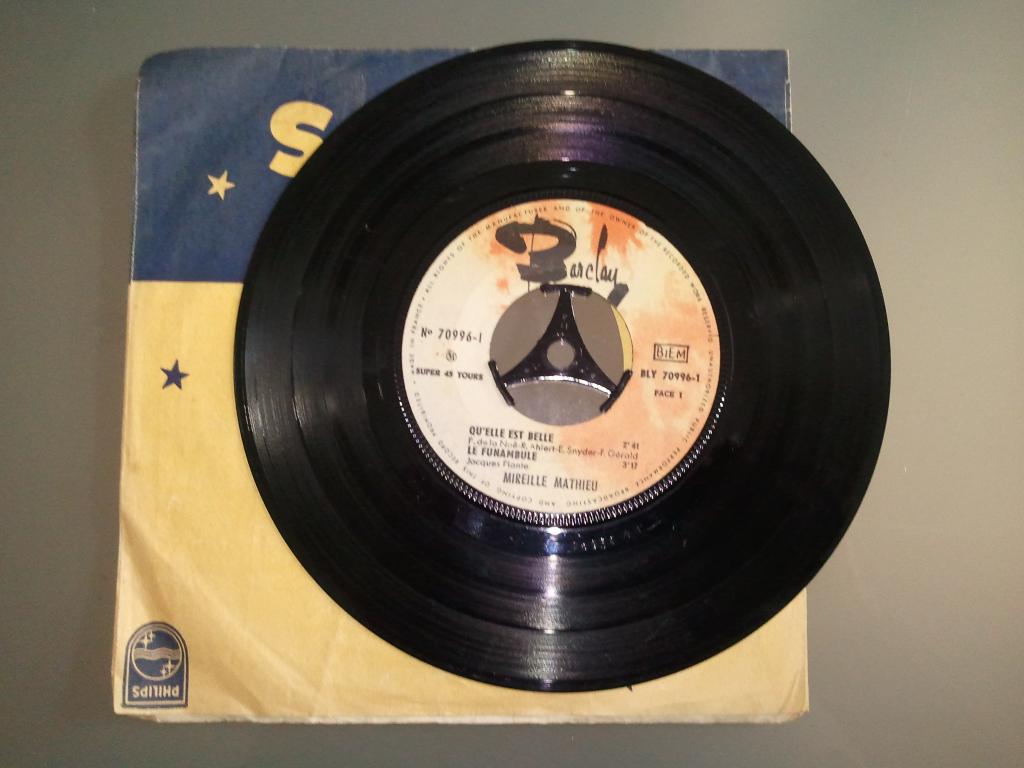 Mireille mathieu - Qu'elle est belle, 7 inch, Single, Ophalen of Verzenden, Zo goed als nieuw