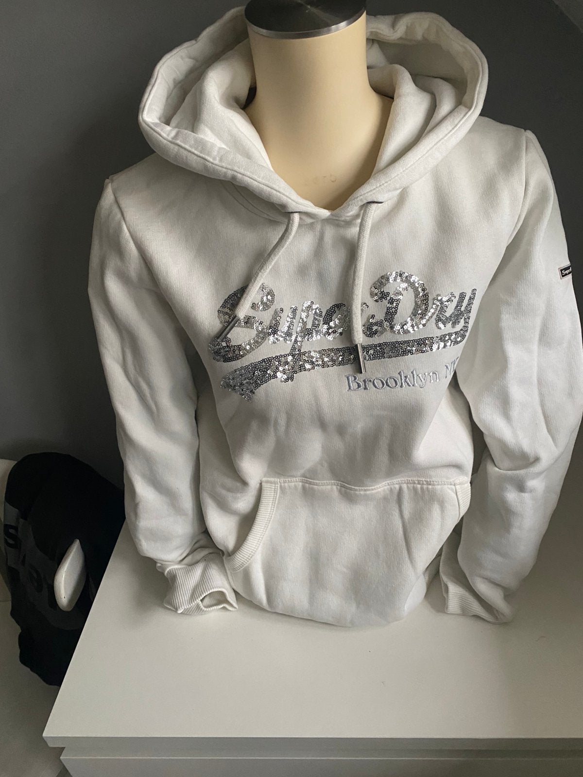 Superdry XL maat 42 wit met zilver Oksel-oksel 58 cm, Ophalen of Verzenden, Zo goed als nieuw, Maat 42/44 (L), Wit