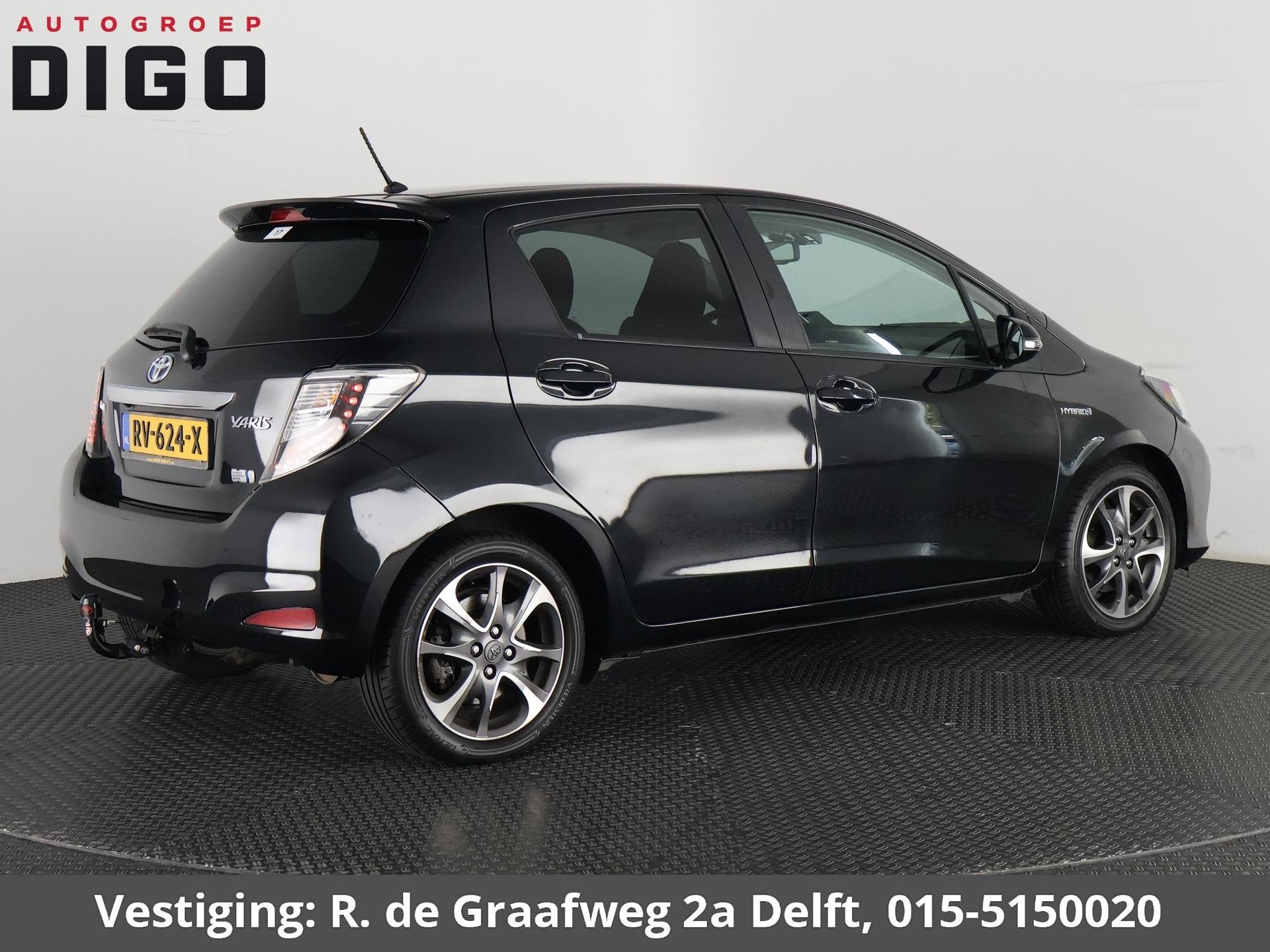Toyota Yaris 1.5 Full Hybrid Dynamic | Afneembare trekhaak |, Auto's, Gebruikt, 4 cilinders, Bedrijf, Hybride Elektrisch/Benzine
