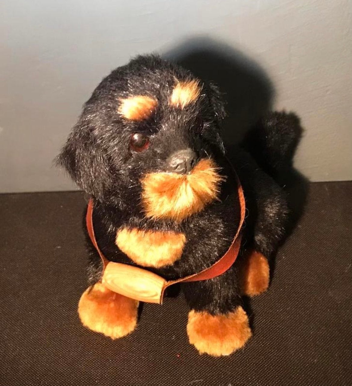 Schattige Hond - Zwart en Bruin, Ophalen of Verzenden, Zo goed als nieuw, Hond of Kat, Beeldje of Figuurtje