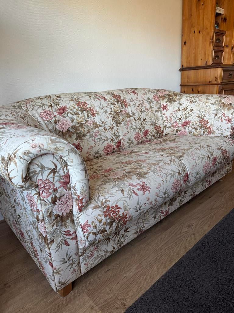 Beige tweepersoonsbank met bloemenprint, Huis en Inrichting, Ophalen, Gebruikt, 150 tot 200 cm, Tweepersoons