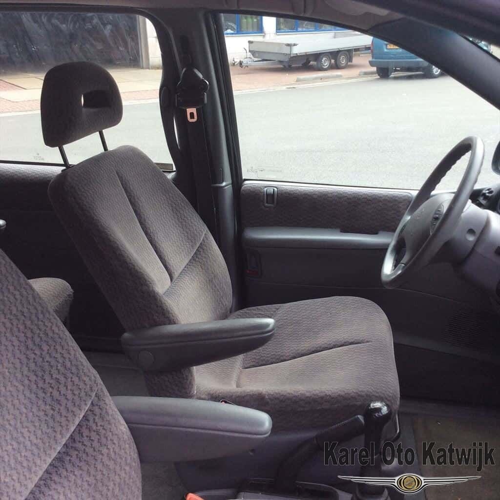 Voorstoel links Chrysler Voyager / Grand Voyager 1998-2000 k, Gebruikt, -, -, Ophalen of Verzenden