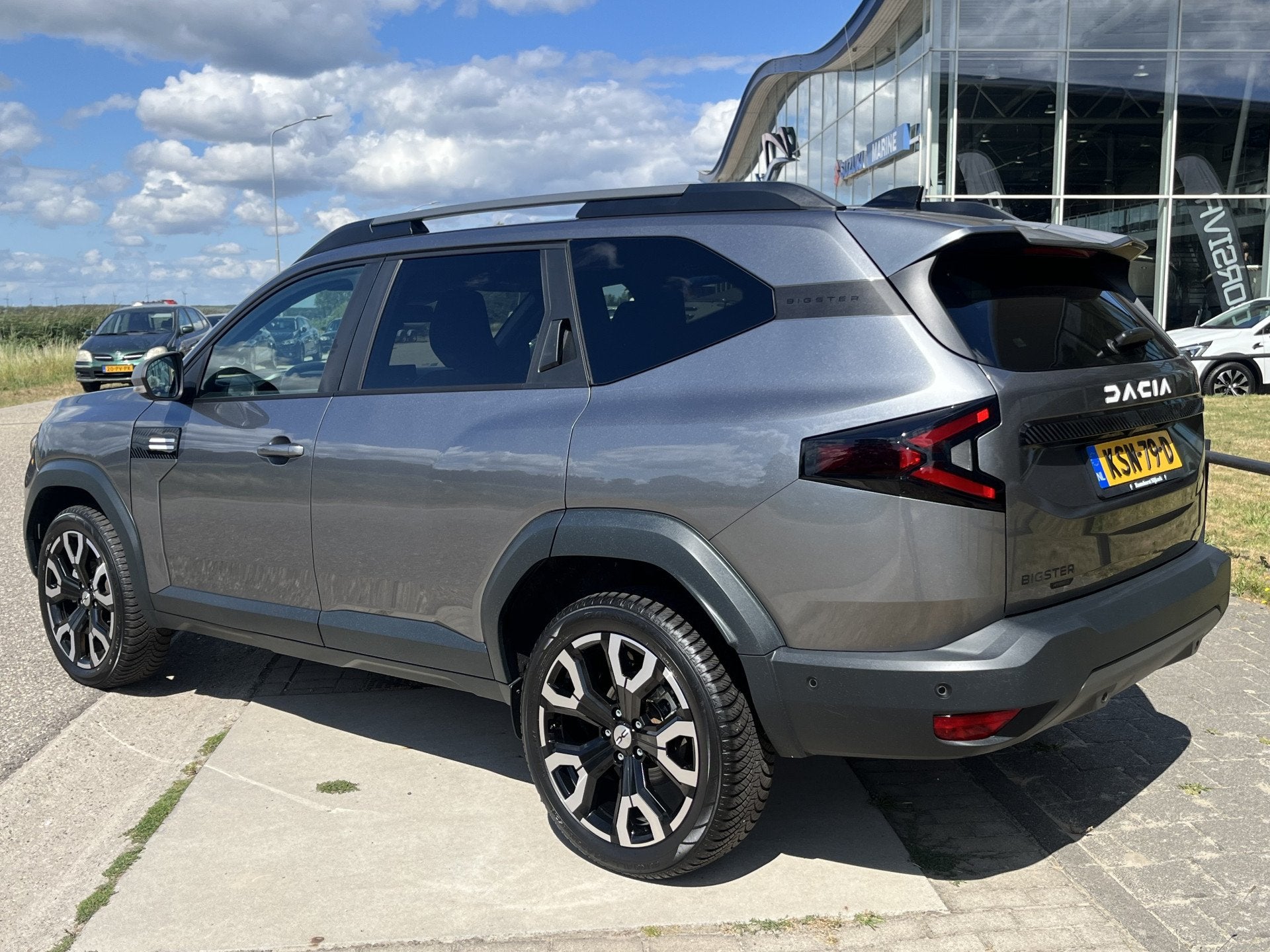 Dacia Bigster 1.8 Hybrid 156PK Journey / 360 Camera / Pack w, Auto's, Dacia, Stof, Gebruikt, Euro 6, Overige brandstoffen