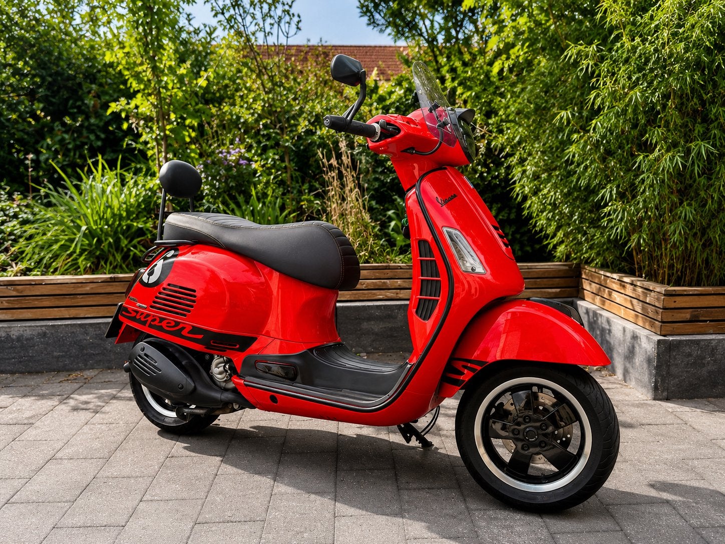 Vespa GTS 300 S – Unieke uitvoering, schadevrij, perfect ond, Scooter, Particulier, Automaat, 1 cilinder