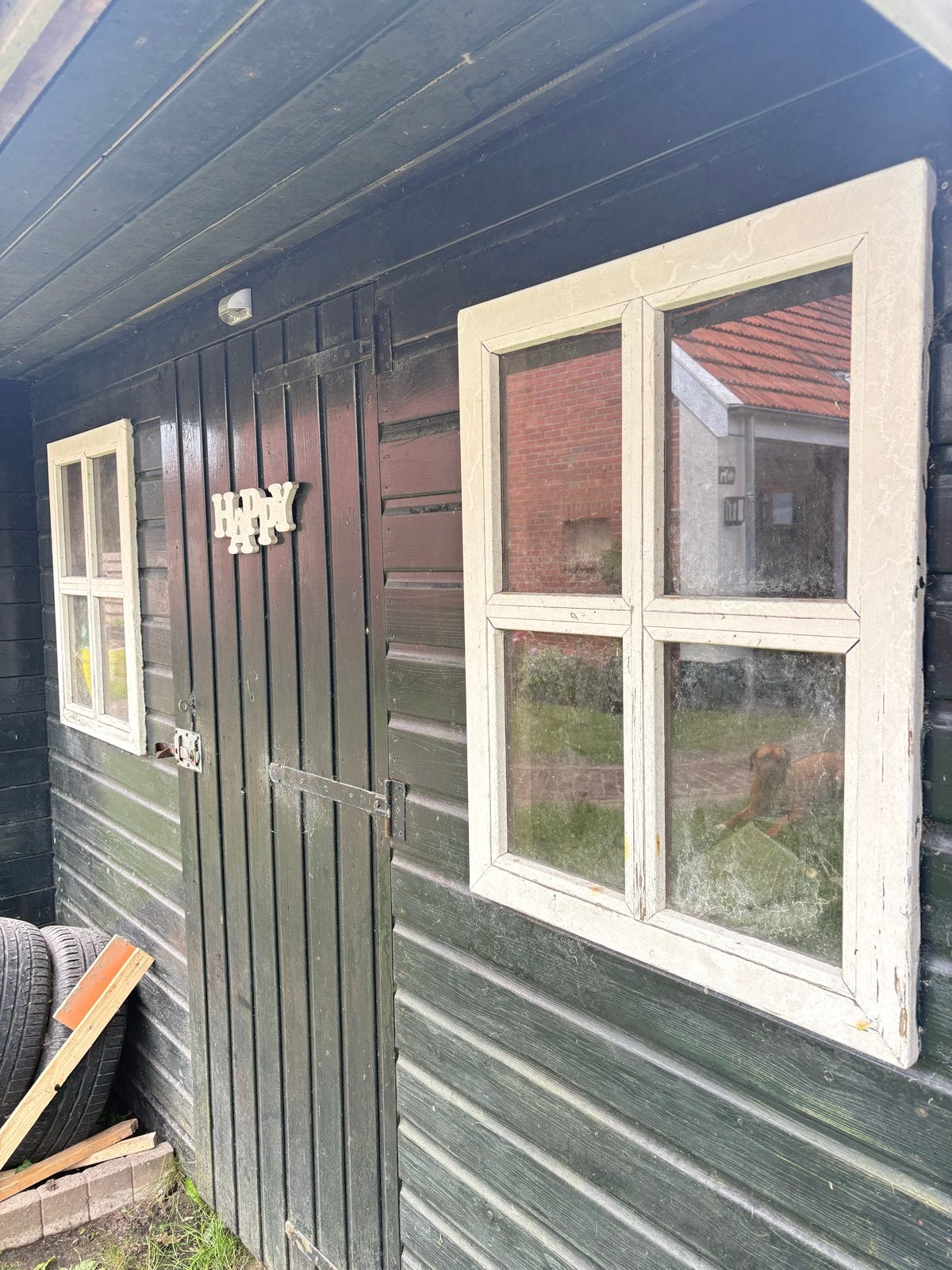 Houten schuur met ramen en dakgoot, Ophalen, 250 tot 500 cm, Schuur, 2 ramen