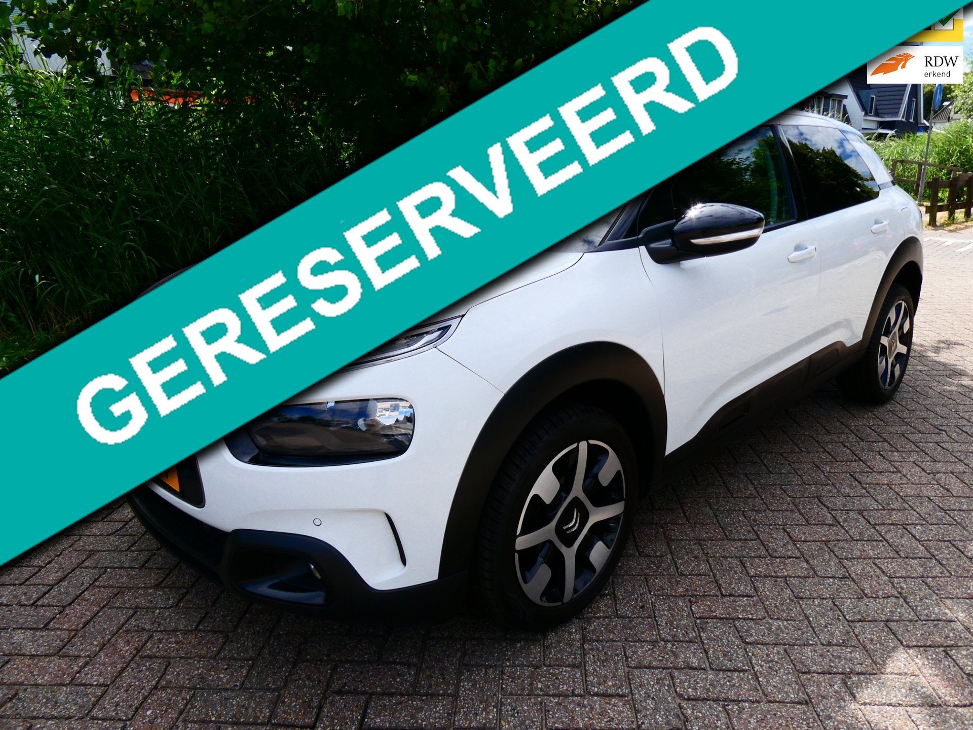 Citroen C4 Cactus 1.2i Shine 110pk 1e eig. Clima Navi Carpla, Auto's, Citroën, Voorwielaandrijving, Stof, Gebruikt, Euro 6