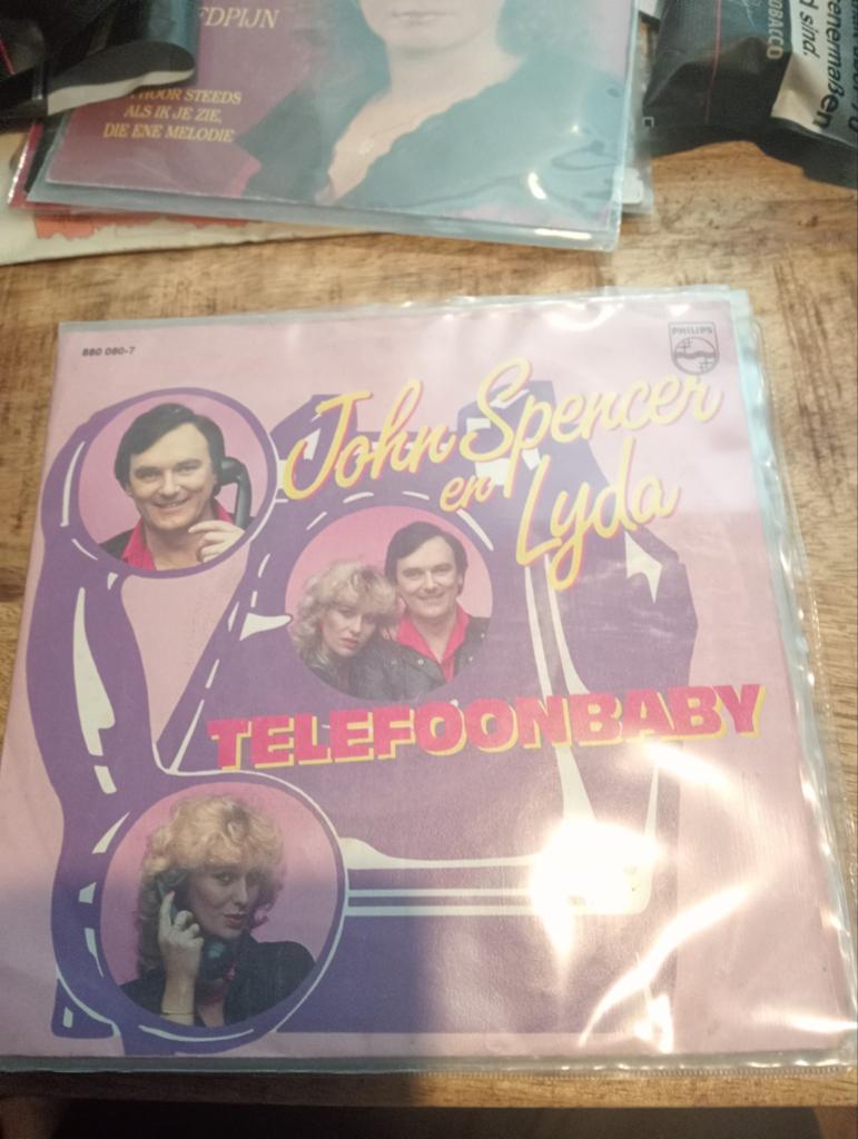 John Spencer - telefoonbaby, Ophalen of Verzenden, Zo goed als nieuw, Nederlandstalig