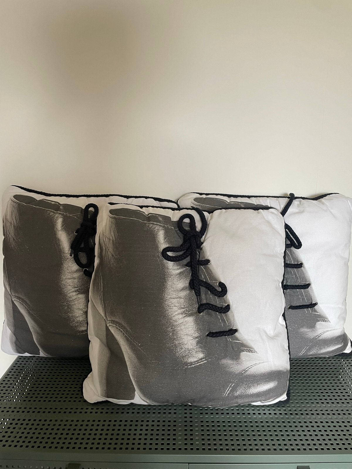 3 sierkussens met laarzenprint/ fotoprint/ schoenenprint, Overige merken, Meerkleurig, Met print, Vierkant