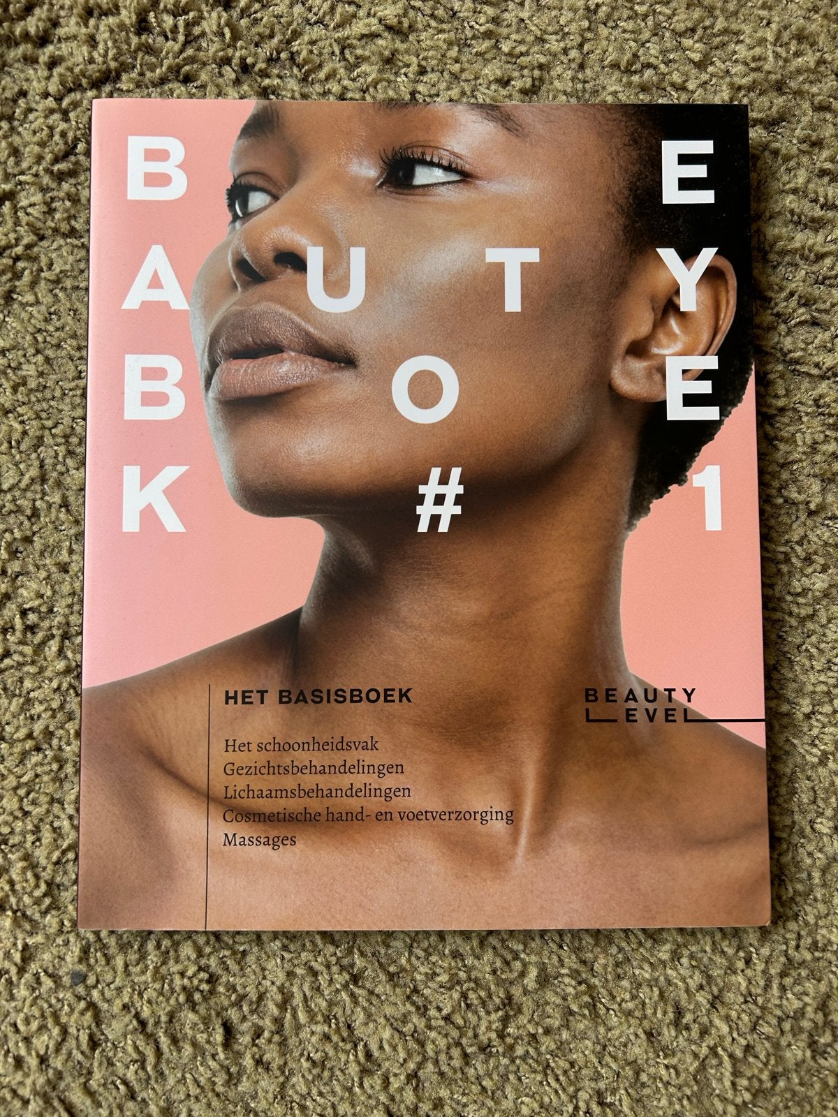 Beautyboek #1: Het Basisboek voor Schoonheidsspecialisten, Ophalen of Verzenden, Zo goed als nieuw, MBO