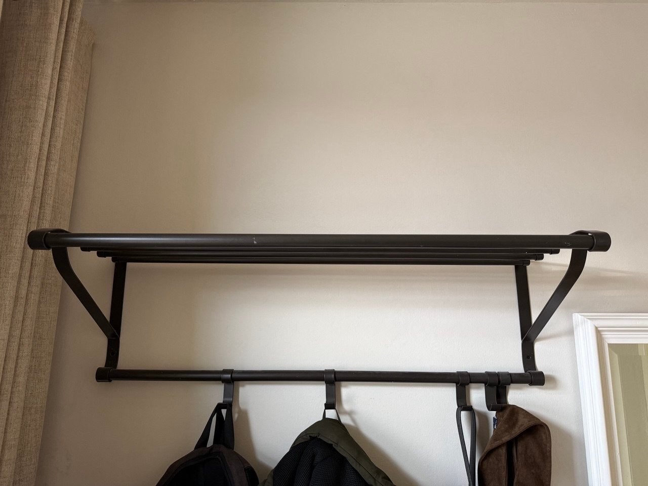 Metalen zwarte wandkapstok 90x30 cm, Wandkapstok, Gebruikt, Ophalen of Verzenden, Minder dan 100 cm