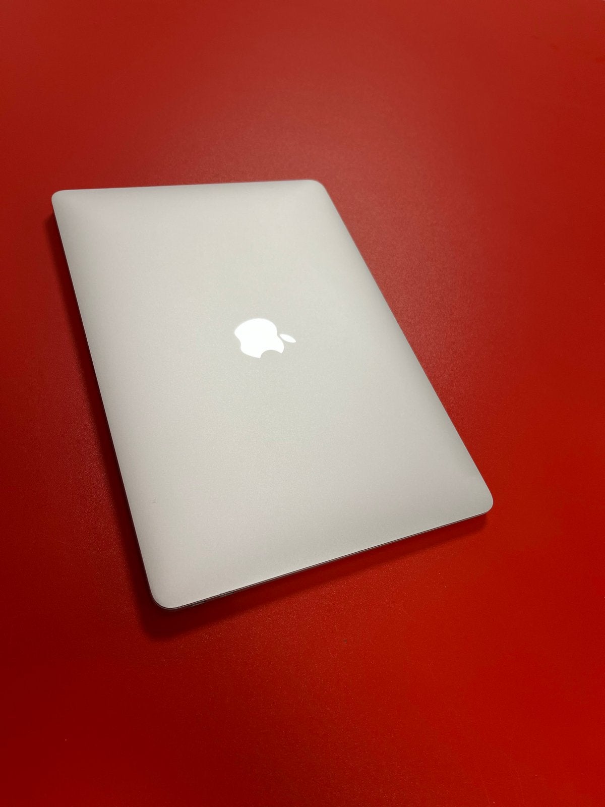 MacBook Air Retina 13-inch (2019) - Zo goed als nieuw €270