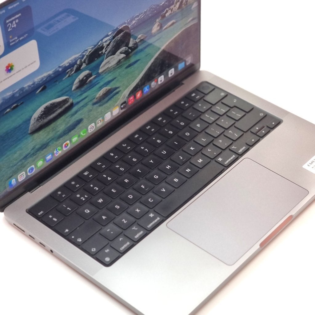 Macbook Pro 2021 14 Inch 16GB 512GB M1 Pro, Computers en Software, Apple Macbooks, Apple, Gebruikt, Support@apple.com, One Apple Park Way
Cupertino, CA 95014
United States