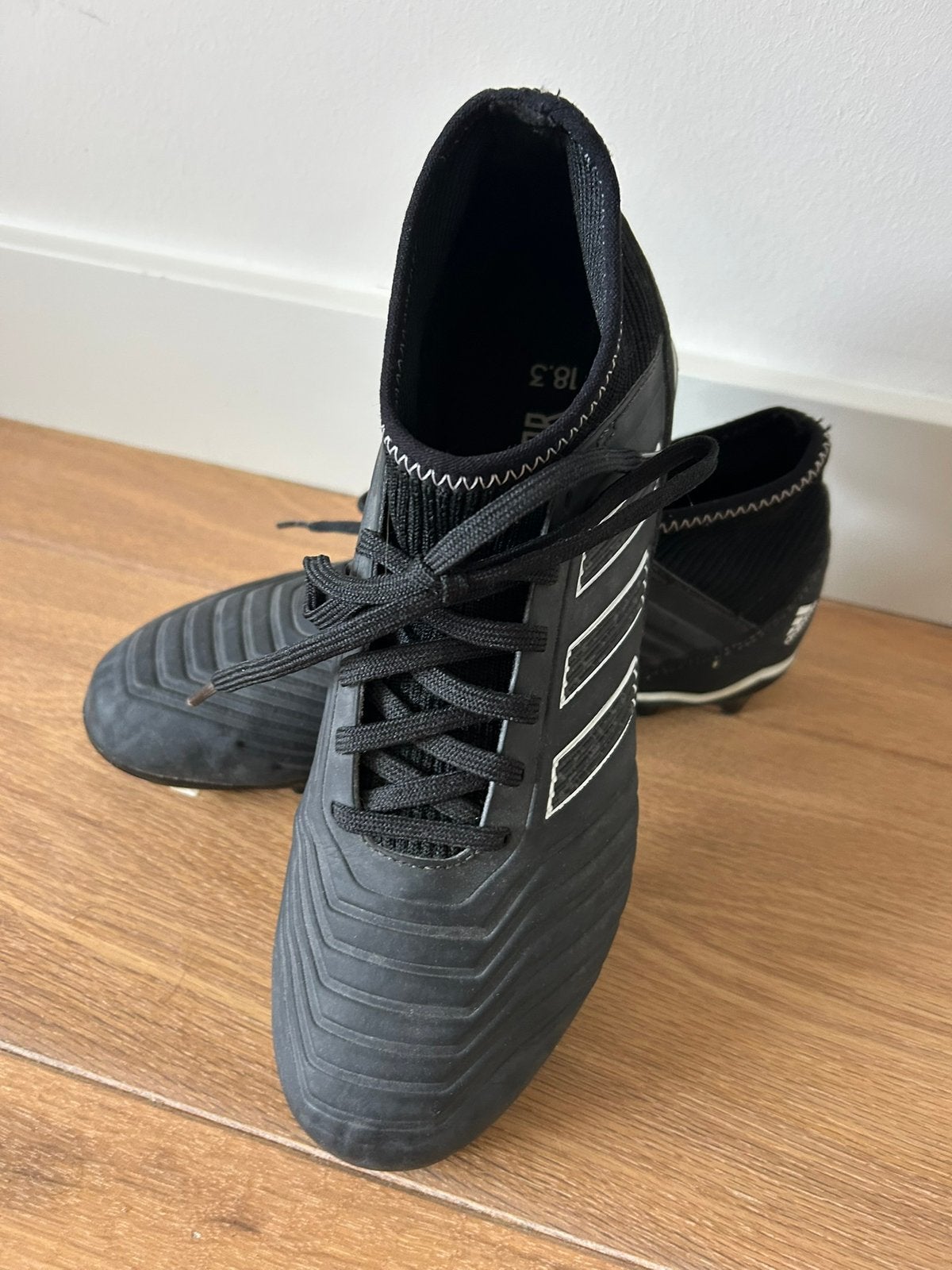 Voetbalschoenen adidas maat 38, Maat XS of kleiner, Ophalen of Verzenden, Zo goed als nieuw, Schoenen