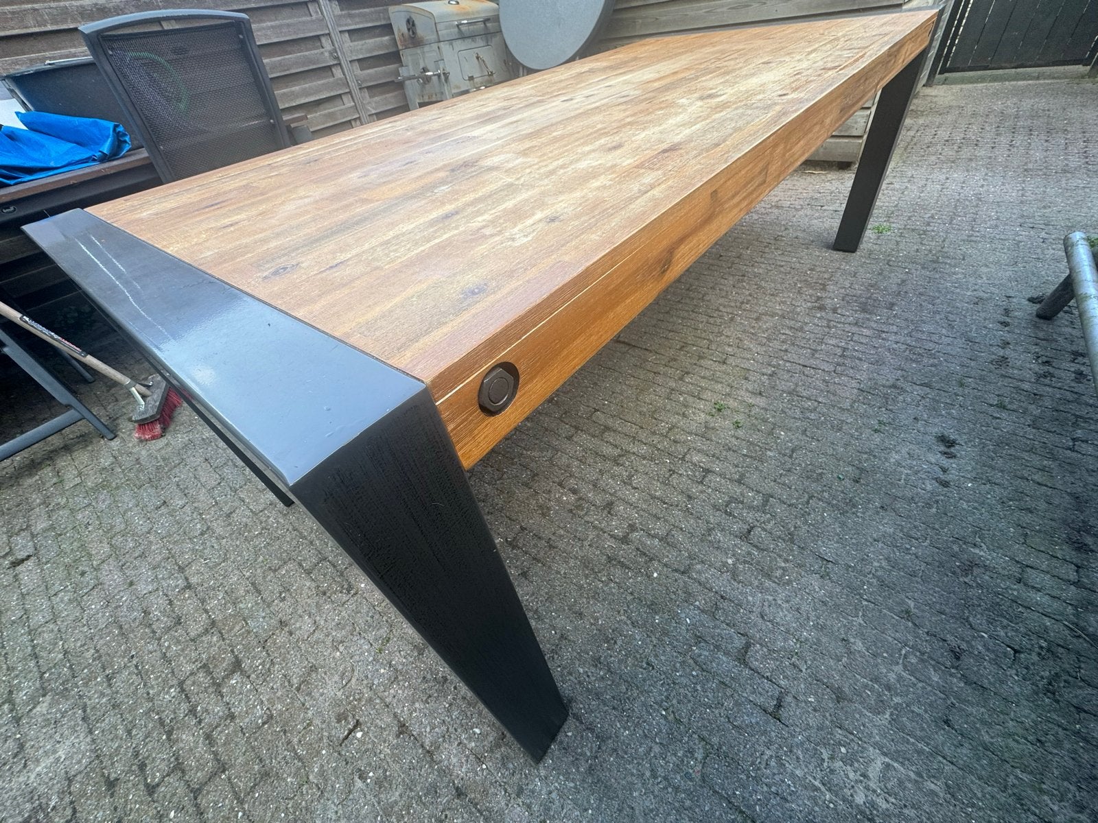 Mangohouten eettafel met stalen poten, Huis en Inrichting, Gebruikt, 200 cm of meer, Rechthoekig, Overige houtsoorten