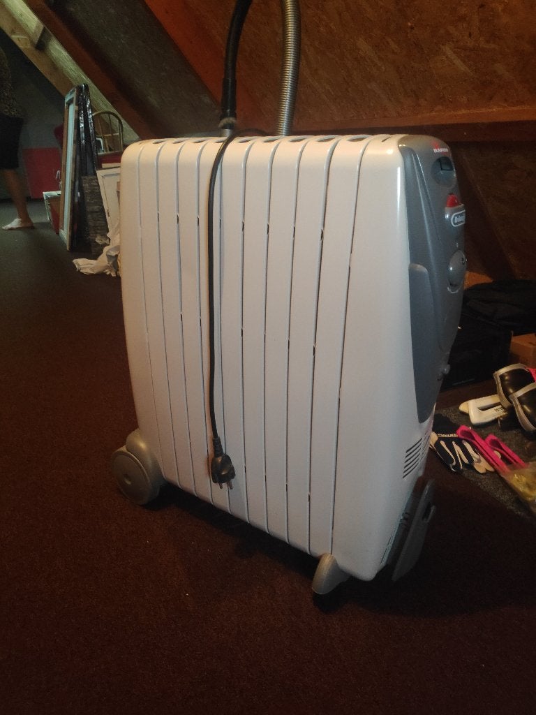 RADIATOR, Ophalen, 30 tot 80 cm, Radiator, Zo goed als nieuw
