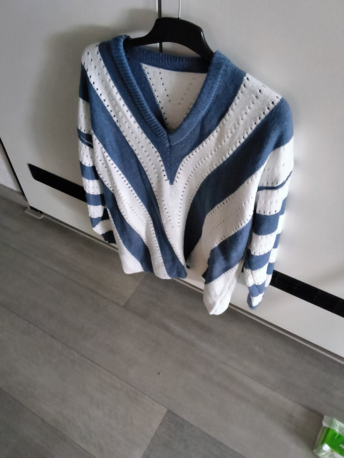 Mooie gestreepte trui met V-hals - Maat XL, Ophalen of Verzenden, Gedragen, Maat 42/44 (L), Blauw