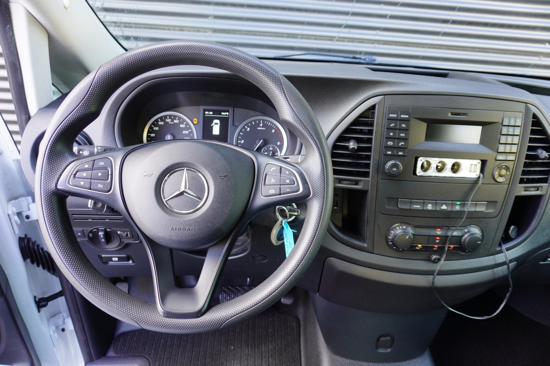 Mercedes-Benz Vito MARGE 136pk Automaat 2x Schuifdeur Cruise, Auto's, Bestelauto's, Automaat, Gebruikt, 4 cilinders, Wit