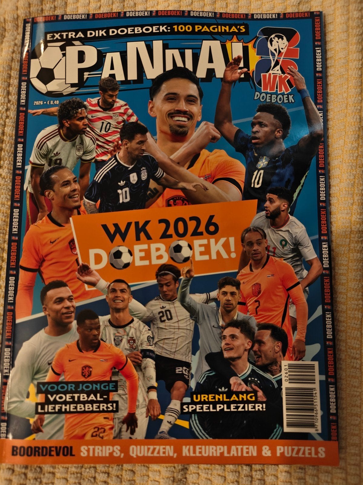 Voetbal wk boek, Ophalen of Verzenden, Zo goed als nieuw, Balsport, Weet ik niet