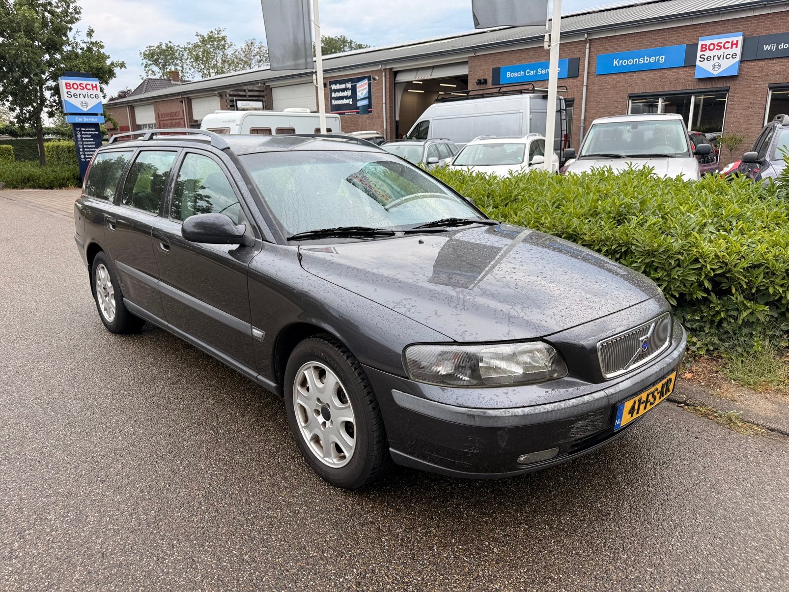 Volvo V70 2.4 T 200PK AUT 2000 Grijs, Auto's, Volvo, 1800 kg, Stationwagon, 2435 cc, 1565 kg