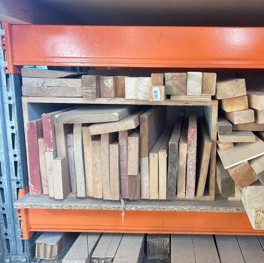 Restpartij meranti, eiken en vuren hout, Tuin en Terras, Ophalen of Verzenden, Overige houtsoorten