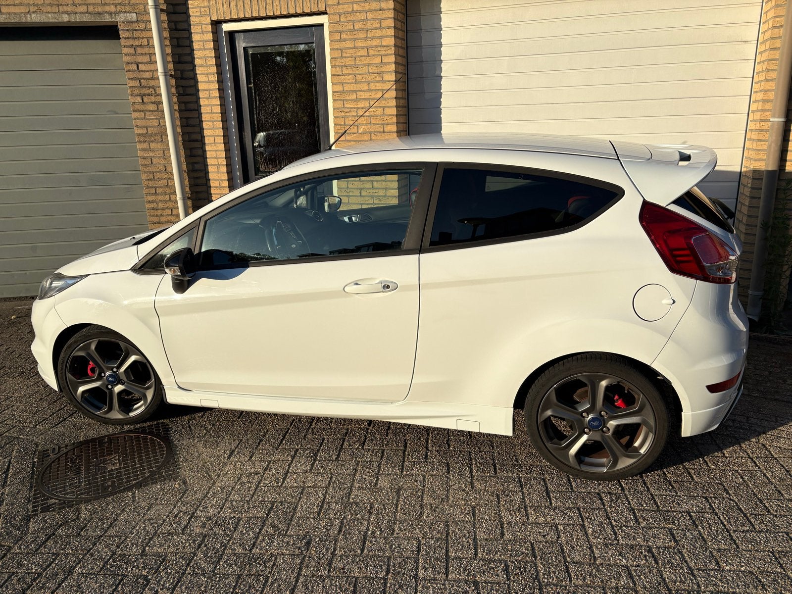 Ford Fiësta sport  1.6 ST 2 Ecoboost 3DR 2014 Wit, Auto's, Voorwielaandrijving, 1596 cc, 1063 kg, 4 cilinders
