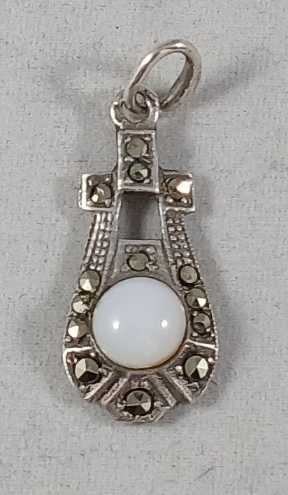 Zilveren kettinghanger Art Deco met strass 2,5cm zilver, Overige voorstellingen, Ophalen of Verzenden, Zo goed als nieuw, https://www.zilverjuwelier.nl/winkel/zilveren-kettinghanger-art-deco-met-strass-25cm-zilver/
