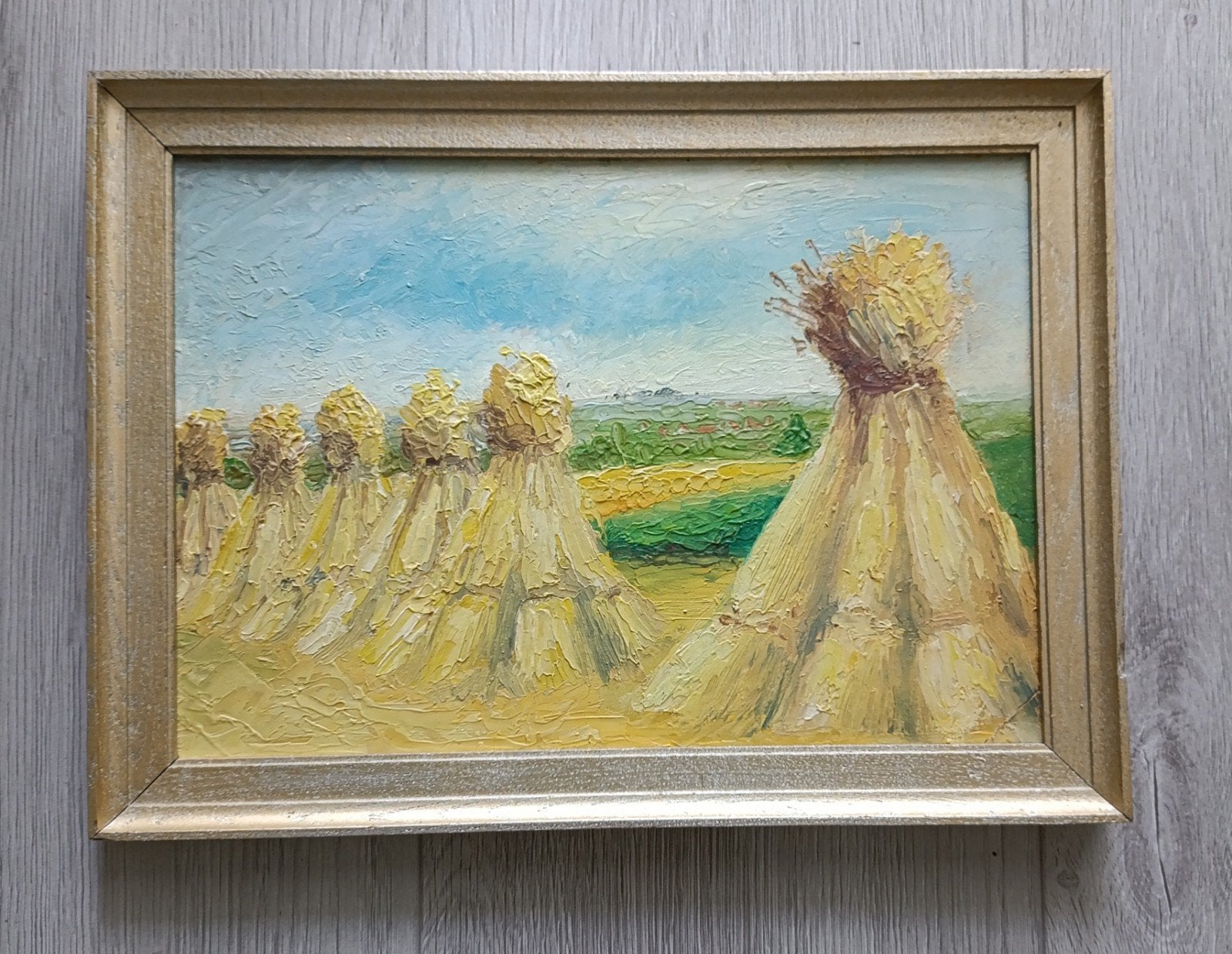 Leuk, zomers schilderijtje met korenschoven, Antiek en Kunst, Paneel, Expressionistisch, Ophalen of Verzenden, Olieverf