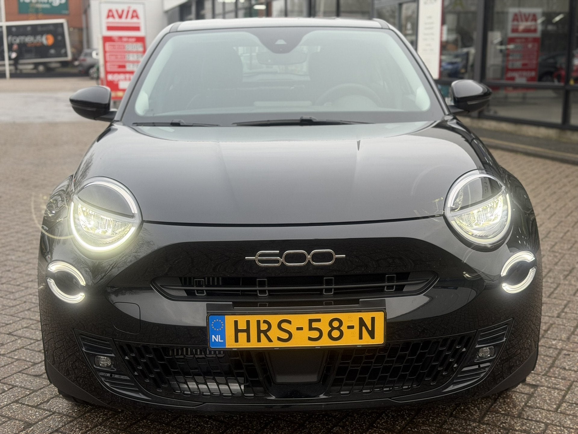 Fiat 600 Hybrid Urban Automaat|Carplay|Airco|Cruise, Auto's, Dealer onderhouden, Stof, Gebruikt, 1199 cc