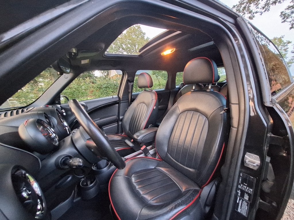 Foto 11 van Mini Countryman 1.6 Cooper 2017 Zwart John Cooper Works JCW