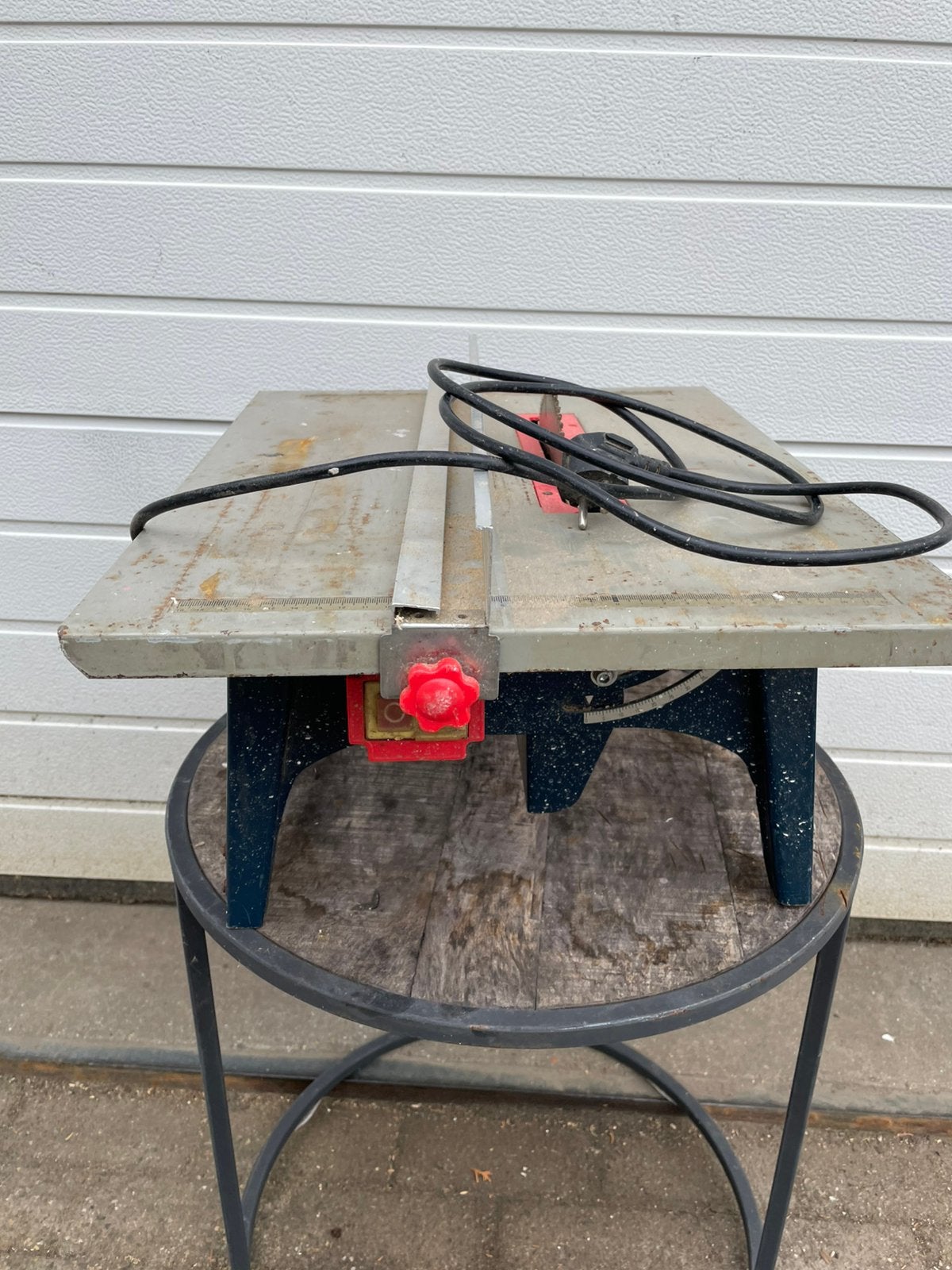 Zaagtafel 25 euro werkend te zien