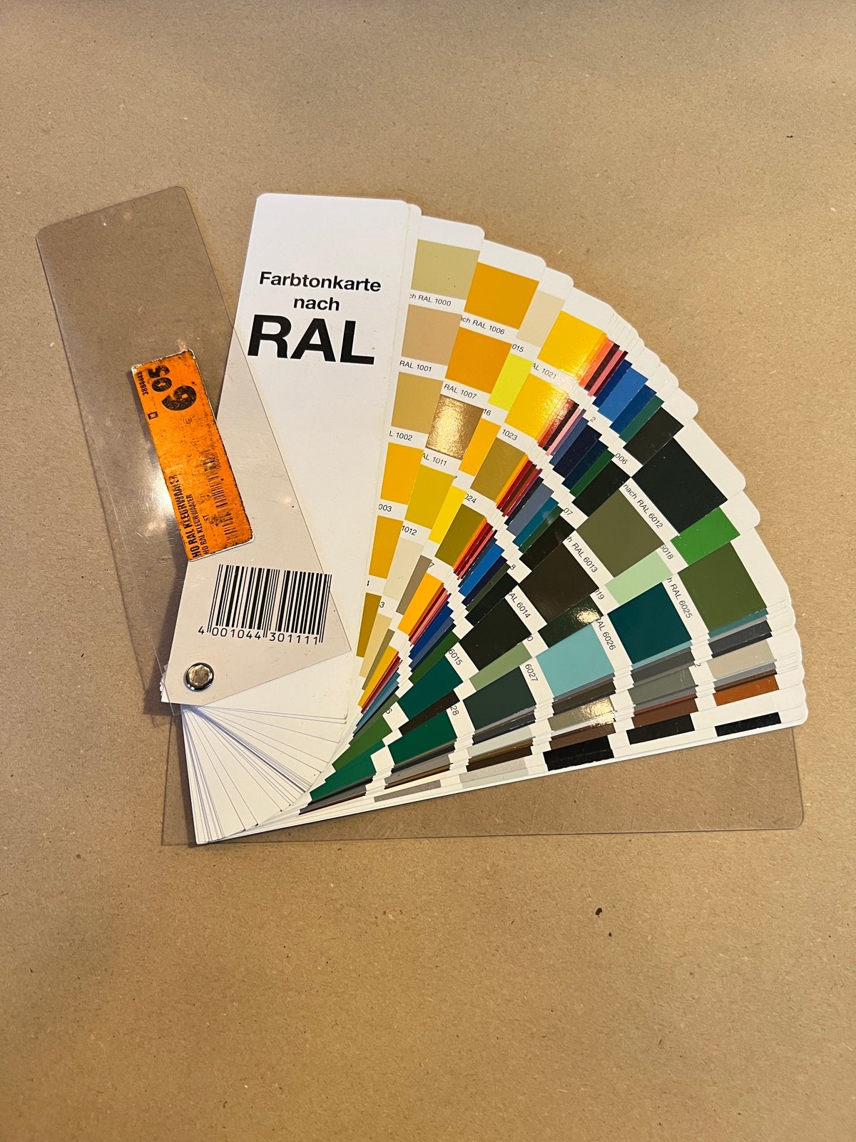 RAL Kleurenwaaier - Kleurkaart voor verf en lak, Ophalen of Verzenden, Gebruikt, Verf
